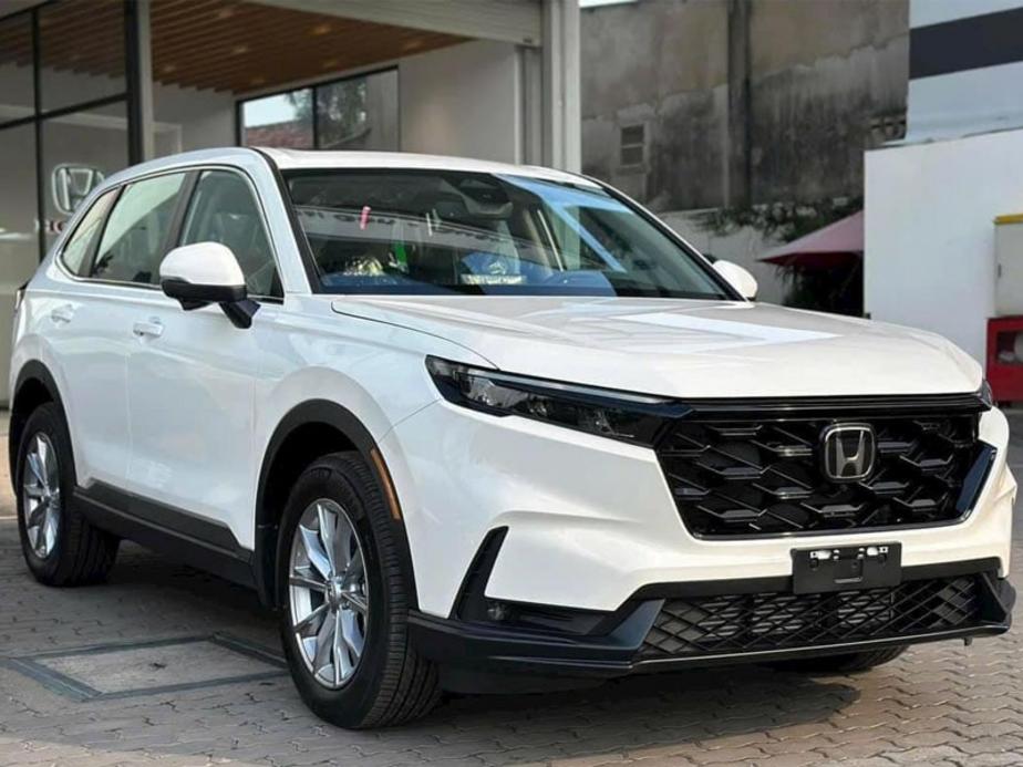 Hình ảnh tổng quát về mẫu Honda CR-V 2024, nổi bật với thiết kế hiện đại và tính năng ưu việt.