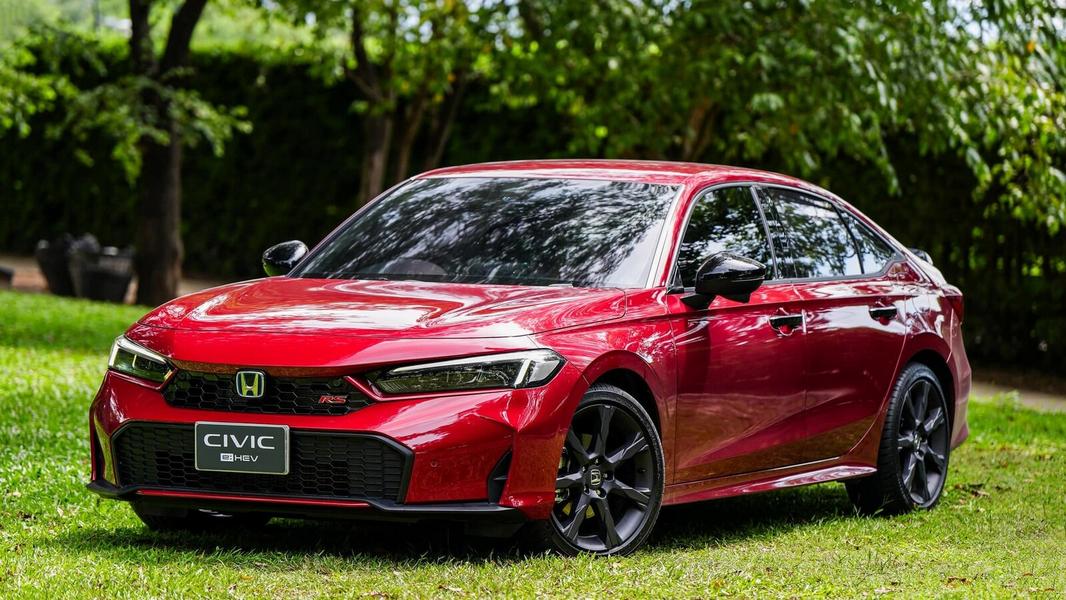 Hình ảnh bìa bài viết so sánh ba mẫu xe Honda Civic, Mazda3 và Kia K3.